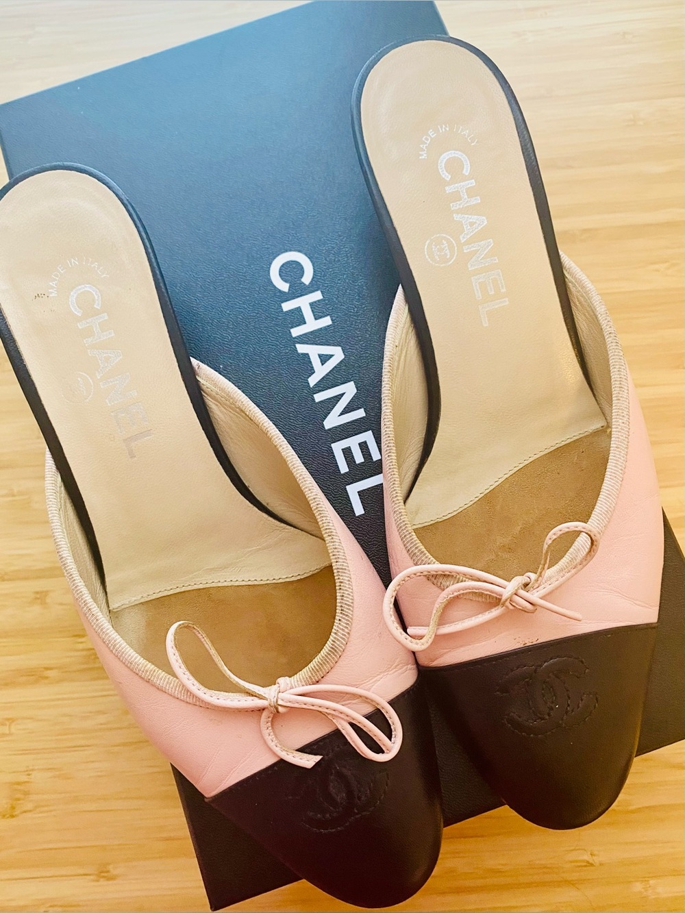 CHANEL Pink and Black Leather Two-Tone Ballet Mules Vtg Chanel Pink Heels Shoes - Picture 5 of 5